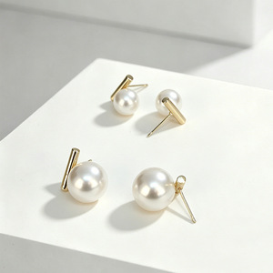Boucles d'oreilles à clous en perles artificielles, design géométrique, couleur or, pour les fêtes, bijoux pour femmes - Product Image 1