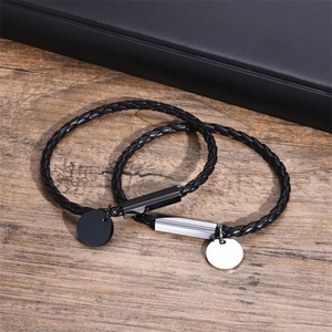 Bracelets haut de gamme personnalisés en acier inoxydable plaqué or avec pendentif rond vierge et breloque barre - Product Image 4