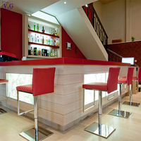 Comptoir de bar de restaurant en forme de L au design classique sur mesure avec éclairage LED