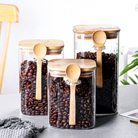 Vente en gros de pots en verre borosilicate transparent de qualité supérieure, carrés, avec couvercle en bambou et cuillère, hermétiques, pour le stockage d'épices, de sel, de bonbons, de noix