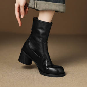 Chaussure artisanale à boucle large, style rétro, à talon unique, bout rond, en cuir véritable, imperméable, à semelle souple, antidérapante et durable - Product Image 5