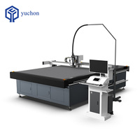 Traceur de découpe automatique CNC à couteau vibrant Yuchon pour bannières en PVC, panneaux en mousse et rouleaux d'autocollants en PVC