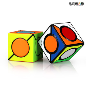 Maple Leaf Pyramid Skewb <span class=keywords><strong>Mastermorphix</strong></span> Rice Dumpling Mirror SQ1 Cubo Mágico Irregular Juguetes Educativos de Aprendizaje Temprano Promocionales - Product Image 6