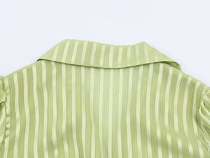 Abito Midi <span class=keywords><strong>da</strong></span> <span class=keywords><strong>Donna</strong></span> in Raso a Righe Personalizzato Primavera 2026, con Cintura Avvolgente e Bottoni Frontali, Maniche Lunghe, OEM/ODM <span class=keywords><strong>da</strong></span> Fabbrica Cinese - Product Image 4