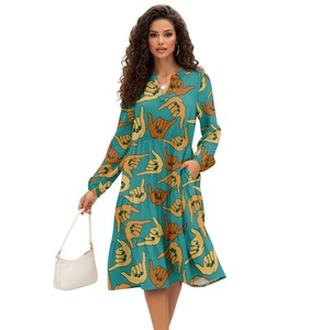 Abito Casual di Alta Qualità con Stampa Personalizzata, Segno Shaka, Scollo a V, Tasche, Vita Naturale, Patchwork Ecologico, Linea ad A - Product Image 1