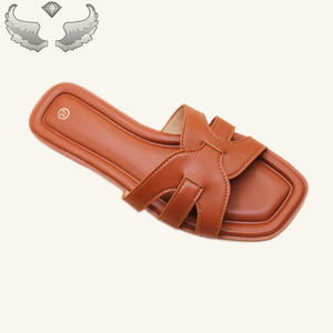 Sandales pour femmes confortables et tendance, nouvelle conception estivale, pour un usage décontracté à la plage, avec des semelles souples. Sandales plates pour femmes. - Product Image 5