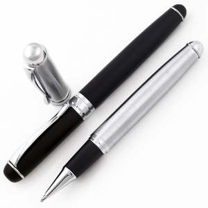 Bolígrafo de Gel con Rodillo de Fibra de Carbono Negro Resistente con Logotipo Personalizado, Tinta Azul, Ancho de Escritura de 0.5 mm, Material Metálico Duradero - Product Image 2