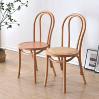 Chaise de salle à manger empilable classique en résine imitation bois, durable, pour événements, vente en gros