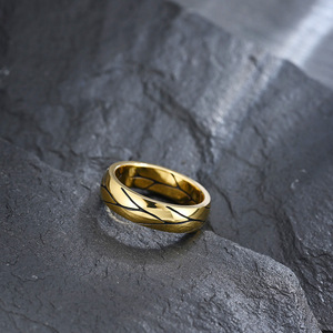 Anillo de Acero de Titanio para Hombre, Chapado en Oro, con Patrón de Planta, Texturizado, Joyería de Moda, Regalo - Product Image 4