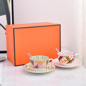 Juego de 2 Tazas de Té de Cerámica de Lujo Nórdico Personalizadas con Platos para Sala de Estar, para Regalos - Product Image 5