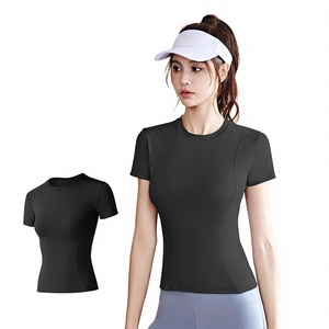 Haut court en tricot noir à manches courtes et col rond pour femme, coupe ajustée, avec logo, décontracté, pour le printemps et l'été - Product Image 2