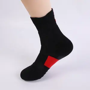 超舒适吸湿排汗涤纶运动跑龙袜定制运动袜