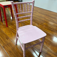 Chaise Chiavari en résine plastique colorée empilable pour enfants, idéale pour les fêtes et la maternelle