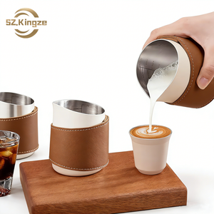Pichet à mousse de lait Kingze en acier inoxydable 316, 350 ml/500 ml, avec manchon en cuir vintage, carafe à <span class=keywords><strong>latte</strong></span> art avec logo personnalisé - Product Image 1