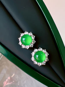 Boucles d'oreilles rétro 925 argent incrusté de lumière luxe et polyvalent, comparable au tempérament de jadéite, boucles d'oreilles fleur de calcédoine verte haut de gamme - Product Image 3