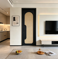 Prix d'une porte intérieure en bois massif au design moderne. Peut être transformé en cadres en bois insonorisés. Convient aux résidences