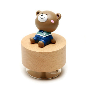 Caja Musical Giratoria de Madera de Haya con Diseño Personalizado de Animales Pequeños - Product Image 4