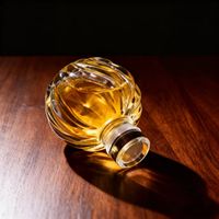 Bouteille en verre filetée de luxe transparente unique de 100ml et 250ml du fabricant en gros pour le whisky, la vodka et le vin de fruits