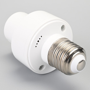 Adaptador de Portalámparas E27 Regulable, Plástico Blanco, IP20, 250V, 10A, con Interruptor de Pared - Product Image 4