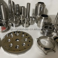 Service d'usinage CNC de précision de diverses pièces en métal et en plastique, fabrication de forage de fraisage CNC, composants de tournage de tour CNC