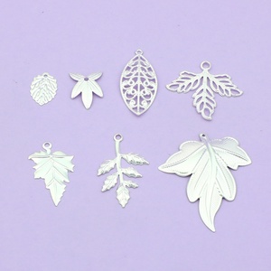 Vintage placcato in oro 18K orecchini gioielli in filigrana metallo foglia ciondolo in ottone cavo foglia Charm per la creazione di gioielli - Product Image 4