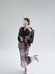 Nouvelle robe plissée florale Miyaki à col en V, robe longue ample de grande taille, plissée, queue de poisson, robe décontractée pour femmes - Product Image 4