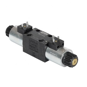 パーカー D1VW020BNTWT 方向制御弁 - Product Image 1