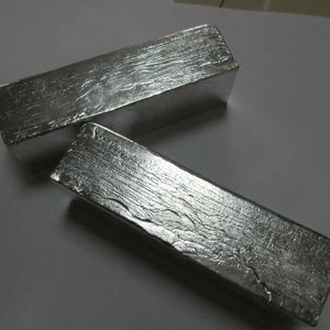 Vente directe usine – Lingots d'indium de forme personnalisée 1KG, métaux d'indium purs 99,995 %, lingots d'indium 4N5 5N - Product Image 1