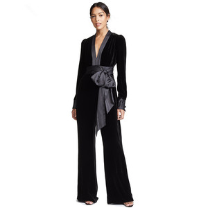Tuta da donna con scollo a V a manica lunga <span class=keywords><strong>in</strong></span> <span class=keywords><strong>velluto</strong></span> nero con fasciatura <span class=keywords><strong>in</strong></span> raso tuta elegante da donna - Product Image 1