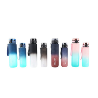 Bouteille d'eau de sport en plastique grande capacité à dégradé de couleurs avec ouverture à boire directement et cordon pour cyclisme en extérieur et utilisation portable