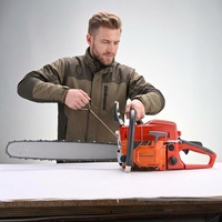 Tronçonneuse thermique robuste 58 cm³ OEM professionnelle avec guide-chaîne de 20 ou 22 pouces, moteur 2 temps à refroidissement par air, réservoir de carburant de 550 ml, pour l'abattage de bois dur