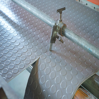 Industrielle Farbige Outdoor-Garagen-Fitness-Studio-Autofußbodenbeläge Geruchsarme Rutschfeste Gummi-Bodenbeläge PVC-Mattenrollen