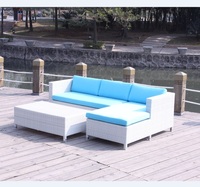 Ensemble de sections de luxe en rotin PE au design moderne pour le patio extérieur Ensemble de meubles en osier pour causeuse de conversation Chaise et table basse