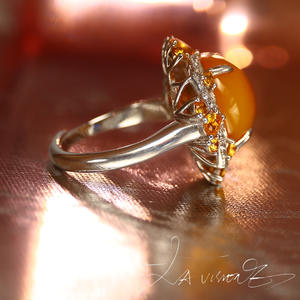 แหวนพลอยหยกสีเหลืองประดับเพชรคิวบิกเซอร์โคเนียเงิน 925 สำหรับผู้หญิง รุ่นอื่นเวิลด์ซีรีส์ วินเทจ - Product Image 1