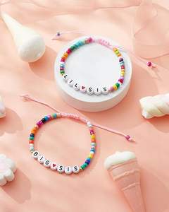 Bijoux <span class=keywords><strong>grande</strong></span> <span class=keywords><strong>soeur</strong></span> Boho Bracelets perlés lettre initiale <span class=keywords><strong>Bracelet</strong></span> de perles de verre coloré réglable - Product Image 6