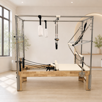 Machine de Pilates Cadillac Reformer portable en chêne sur mesure avec barre de pieds externe, table trapèze complète et boîte pour entraînement corporel en studio