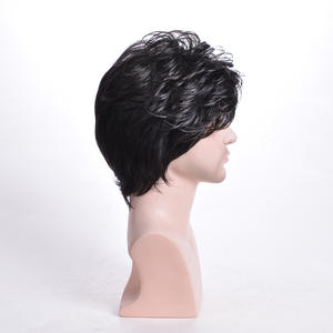 Pelucas de Moda para <span class=keywords><strong>Hombre</strong></span>, Estilo Europeo y Americano, Cortas y Rizadas, con Diadema, Negras y Realistas, Suministradas por Fábrica China para <span class=keywords><strong>Amazon</strong></span> - Product Image 4