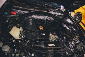 Cubierta de motor de carbono seco 3K Twill M2 F87 cubierta de capó de motor de coche para <span class=keywords><strong>BMW</strong></span> M2 M135i M235i <span class=keywords><strong>M335i</strong></span> N55 3,0 T - Product Image 5