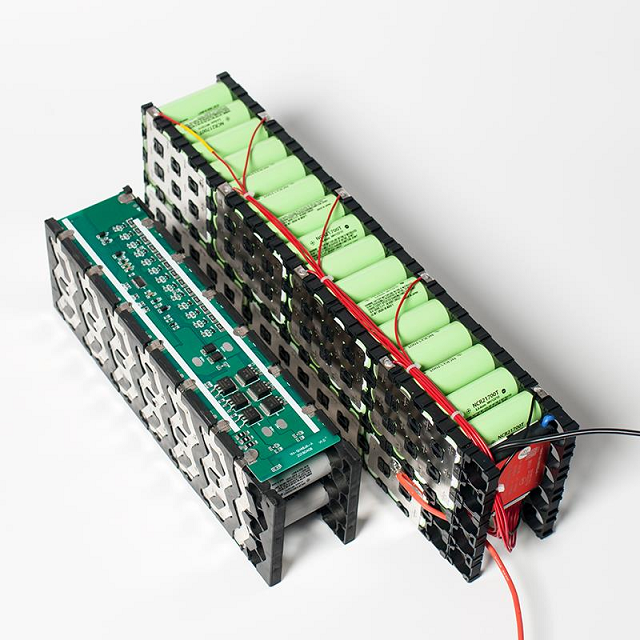 Rechargeable Li Ion 12V 11.1v 5200mAh 18650 3s2p Lithium Ion Battery Custom Packs with Charging Equalization Intelligent BMS