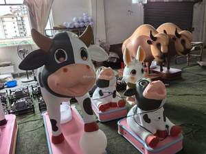 เครื่องเล่นจำลองการให้อาหารวัวในร่มทำจากไฟเบอร์กลาสสำหรับเด็ก เหมาะสำหรับโรงเรียน ห้างสรรพสินค้า สวนสนุก และเล่นที่บ้าน - Product Image 4