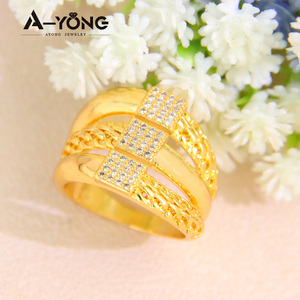 Nuevo Anillo de Zirconia Color Oro 21k de Lujo, Diseño Italiano Geométrico, Anillos para Mujer para Bodas y Fiestas - Product Image 6