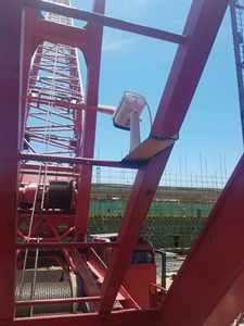 Système de caméra de grue sans fil avec crochet pour empêcher le levage en aveugle et améliorer la productivité du levage dans les pièces de machines de construction - Product Image 4