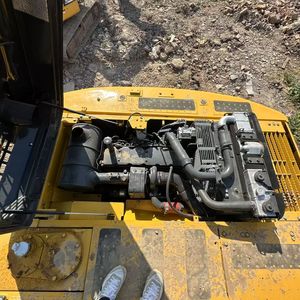 รถขุดตีนตะขาบ Komatsu PC200 มือสอง ขนาด 26 ตัน รุ่นดั้งเดิม พร้อมเครื่องปรับอากาศ EPA CE ปั๊มเกียร์บ็อกซ์ ปี 2022 - Product Image 4