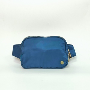 <span class=keywords><strong>Riñonera</strong></span> Unisex Dorada <span class=keywords><strong>de</strong></span> 2L al por Mayor, <span class=keywords><strong>Riñonera</strong></span> Divertida Impermeable <span class=keywords><strong>de</strong></span> Nailon con Cremallera, <span class=keywords><strong>Riñonera</strong></span> Deportiva Cruzada con Cinta Dorada Estampada - Product Image 4
