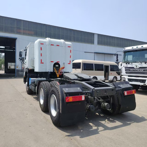 Entrega rápida Sinotruck Howo Tractor <span class=keywords><strong>de</strong></span> <span class=keywords><strong>segunda</strong></span> mano Camiones 6x4 10 ruedas 40ton CNG Tractor Truck - Product Image 1