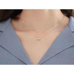 Vente en gros Pendentif en nid d'abeille en or 9 carats Design ajouré européen et américain moderne classique pour la fête KJ294 - Product Image 6