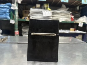 Le meilleur équipement de stationnement de cale de roue en caoutchouc pour camion lourd et remorque 27x12x18 cm fabriqué en Thaïlande - Product Image 2