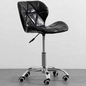 Sillas de Barbería de Alta Calidad al por Mayor, Silla de Barbería Personalizable con Altura Ajustable y Ruedas, Equipo de Salón - Product Image 3