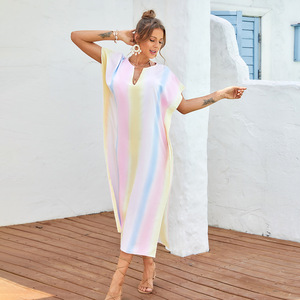 Copricostume da Spiaggia Colorato, Vestito Lungo <span class=keywords><strong>con</strong></span> <span class=keywords><strong>Spacco</strong></span> <span class=keywords><strong>Laterale</strong></span> e Scollo a V, Gonna da Spiaggia Casual <span class=keywords><strong>con</strong></span> Stampa a Righe, Vestibilità Comoda - Product Image 2