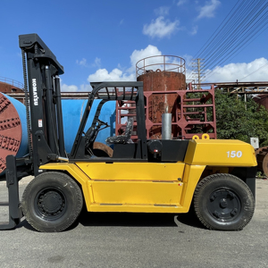 Chariot élévateur contrepoids diesel Komatsu FD150 FD250 FD160 3/5/7/15/16 tonnes, moteur ISUZU japonais, utilisé pour la machinerie de levage TCM. - Product Image 1